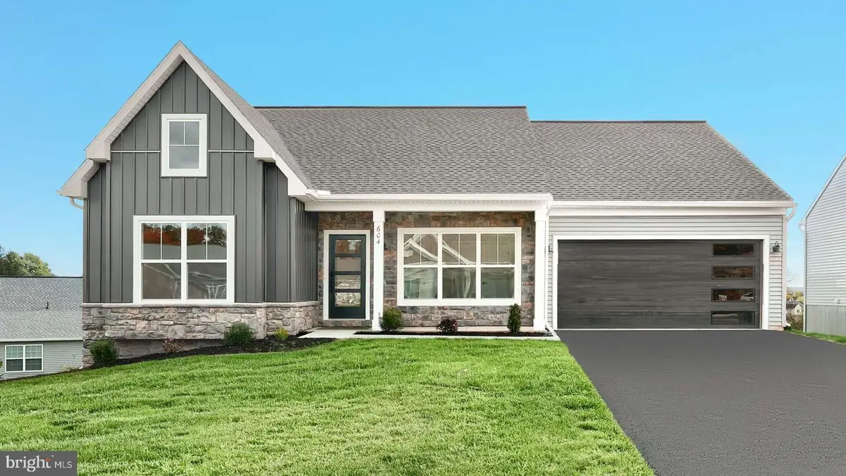 604 Lilliana Dr, Lebanon, PA 17046 - Image #1
