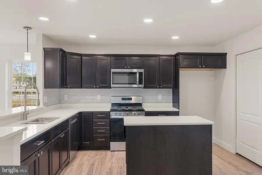 02 Jasmine Dr, Lebanon, PA 17042 - Image #2