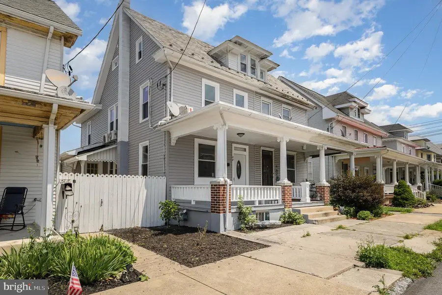 40 N Grant St, Palmyra, PA 17078 - Image #2