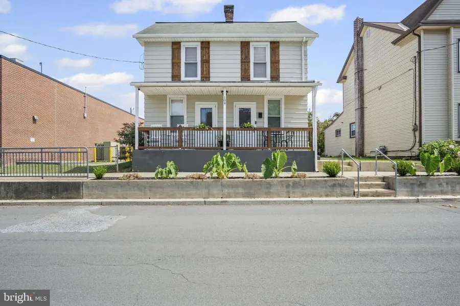 104 N Locust St, Palmyra, PA 17078 - Image #2