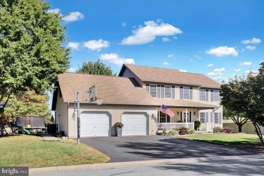 10 Manor Dr, Lebanon, PA 17042 - Image #2