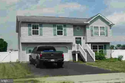 29 Shirk Dr, Fredericksburg, PA 17026 - Image #1