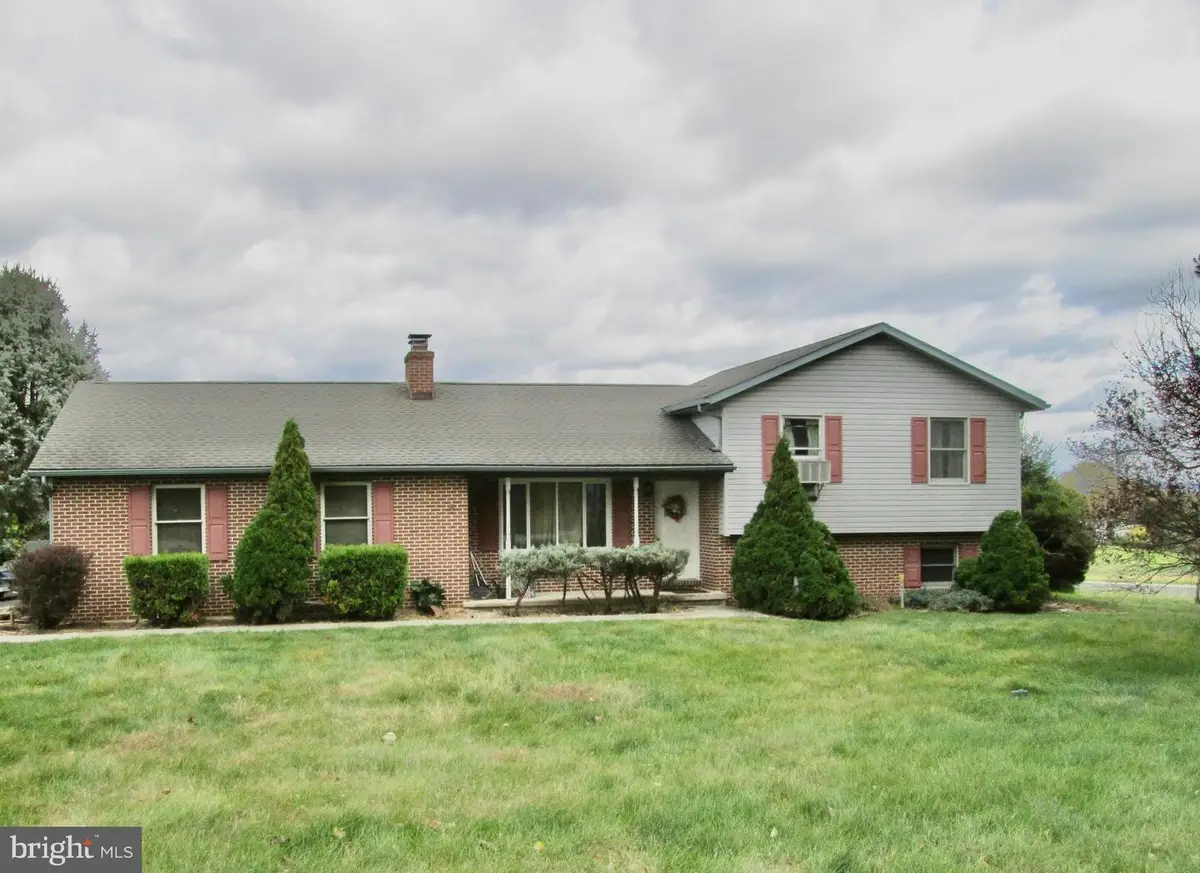 409 E Rosebud Rd, Myerstown, PA 17067 - Image #1
