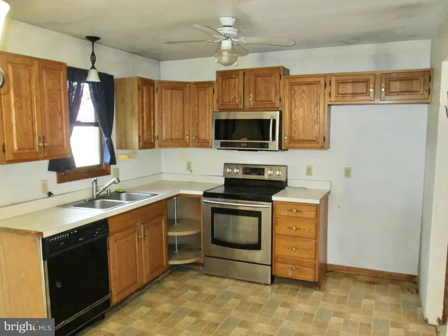 409 E Rosebud Rd, Myerstown, PA 17067 - Image #3