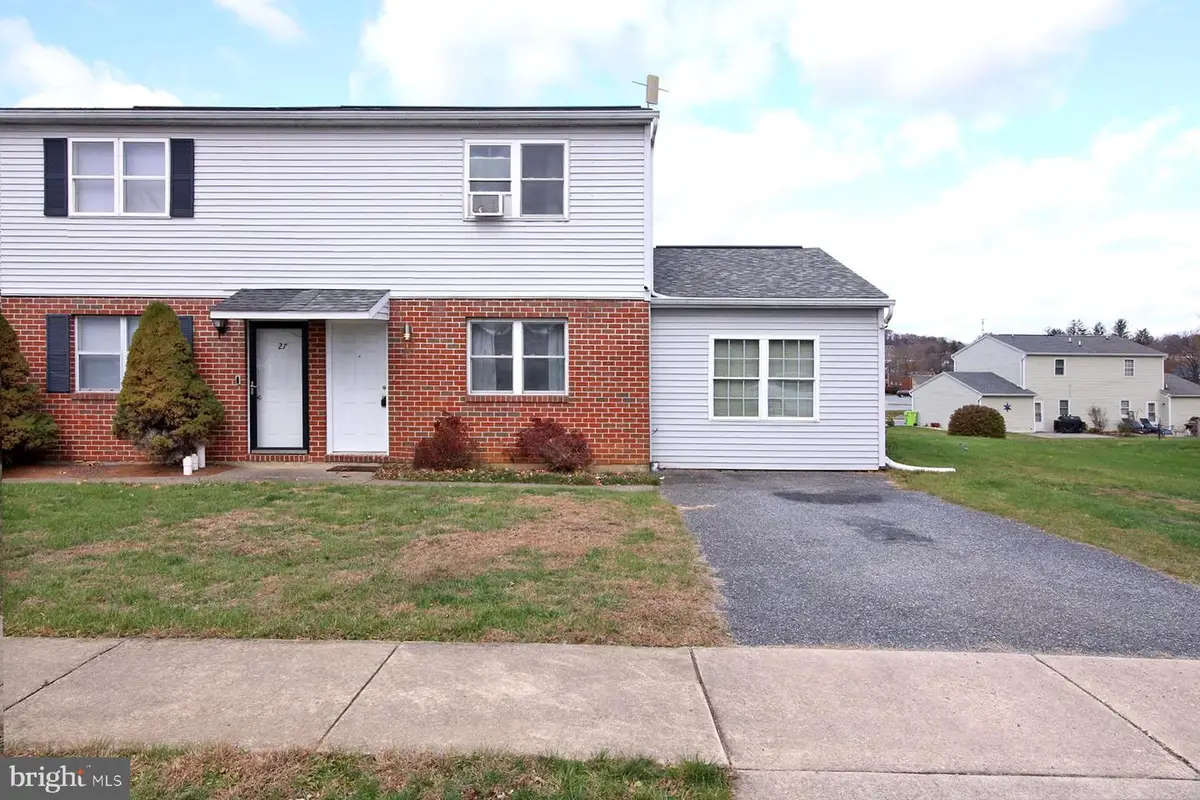 25 Walnut Mill Ln, Cleona, PA 17042 - Image #1