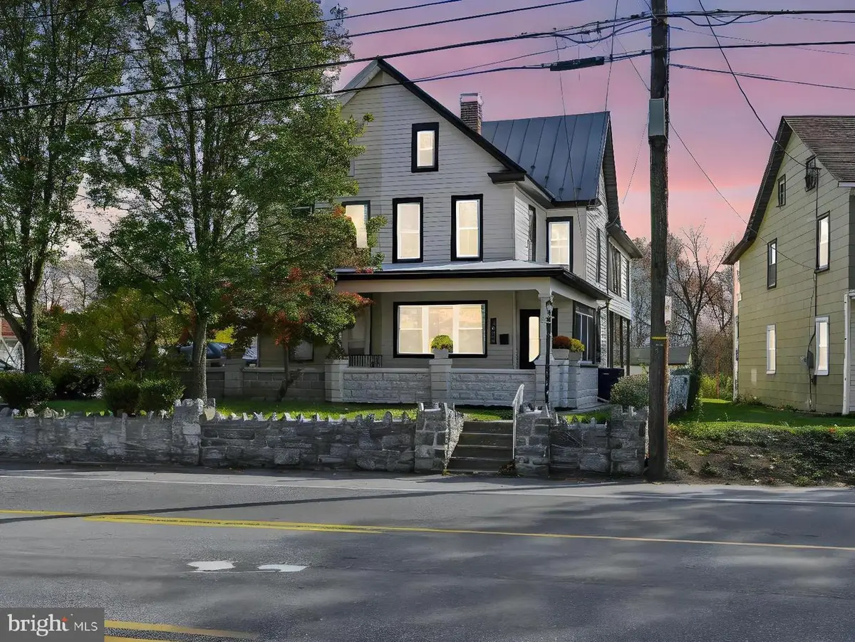 1074 E Main St, Annville, PA 17003 - Image #1