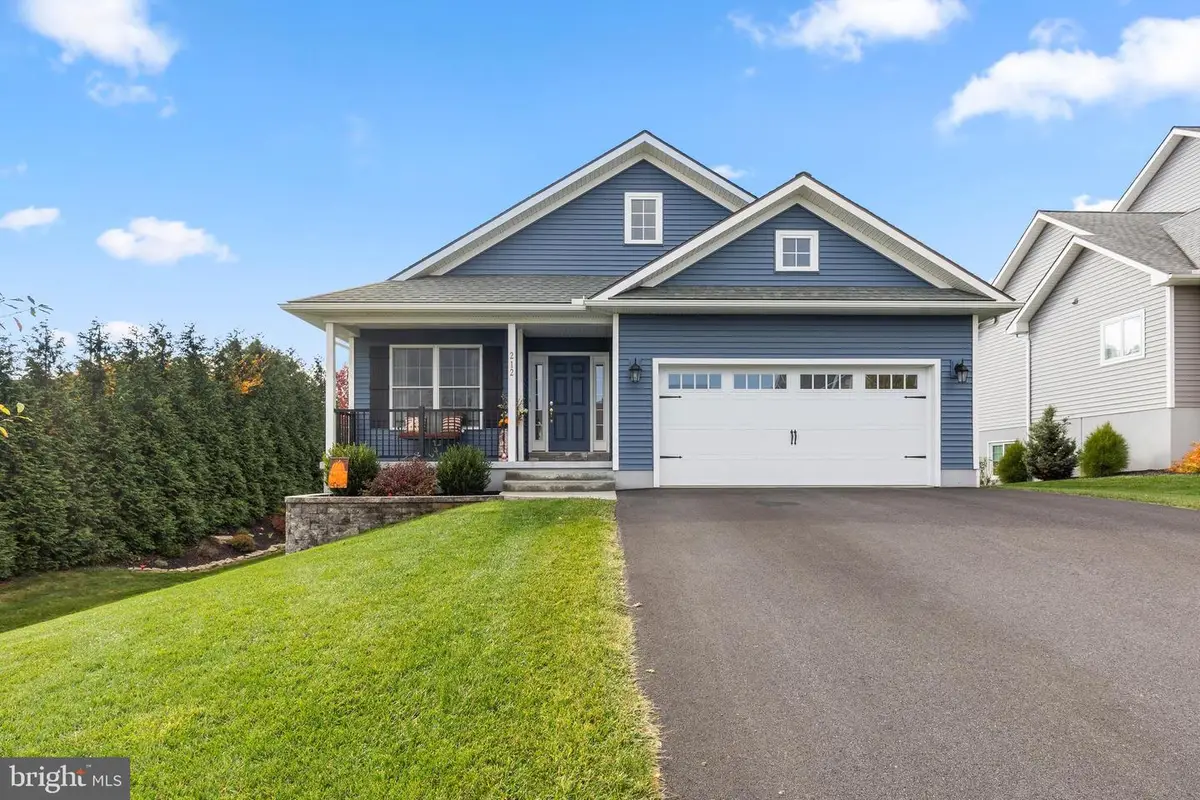 212 Scenic Ridge Blvd, Lebanon, PA 17042 - Image #1