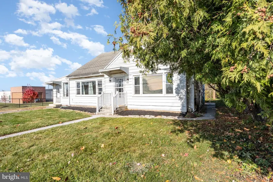 735 W Main St, Annville, PA 17003 - Image #2