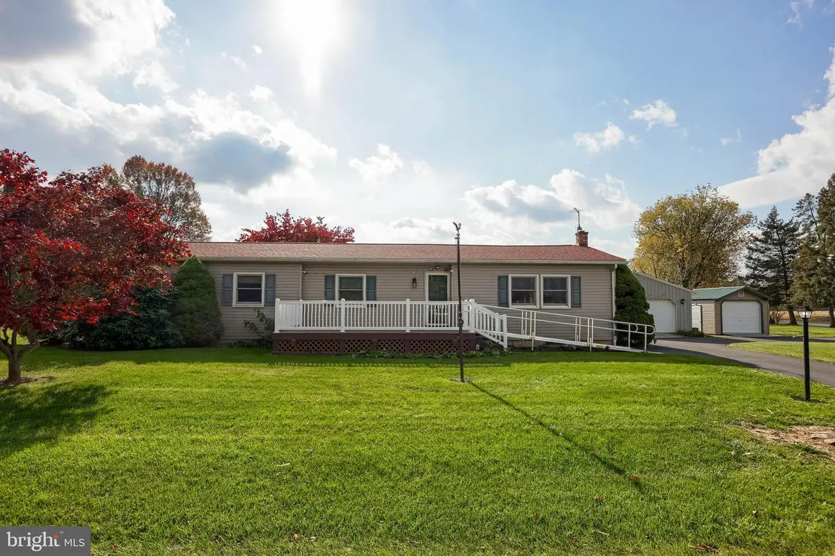 104 Horseshoe Dr, Annville, PA 17003 - Image #1