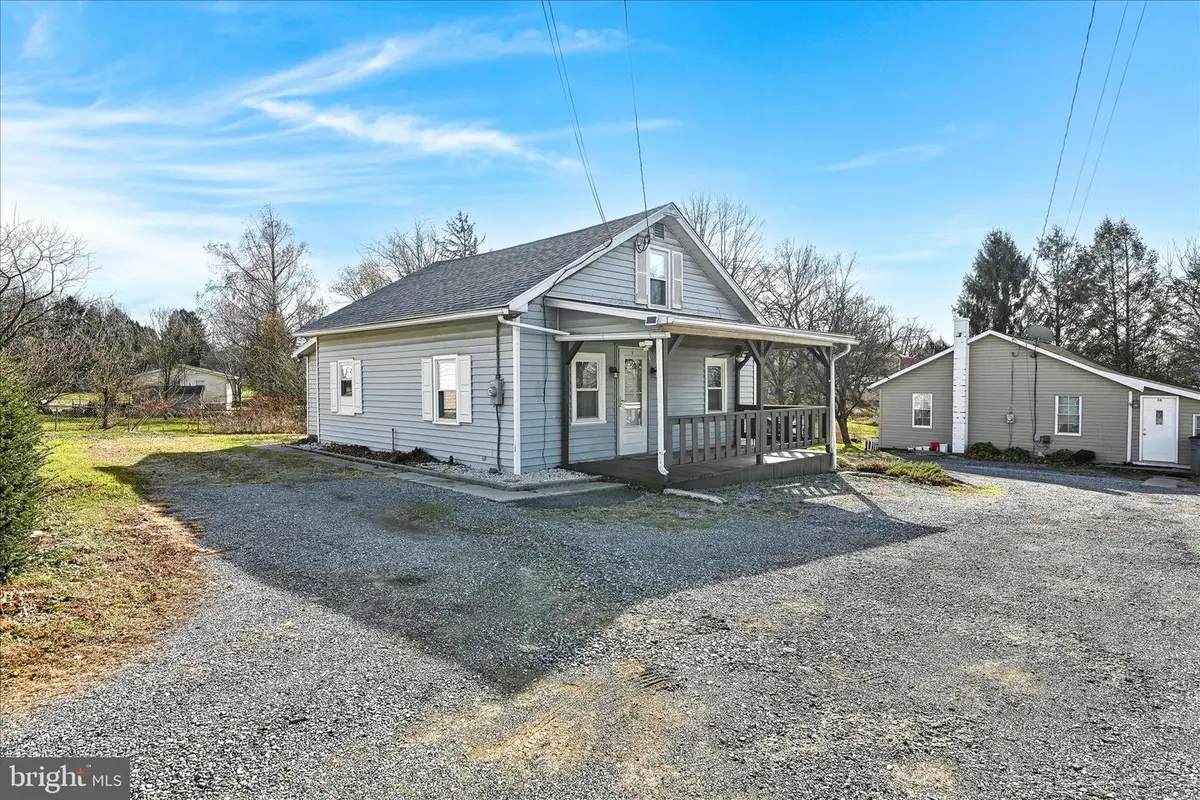 8 Spruce Ln, Lebanon, PA 17046 - Image #1