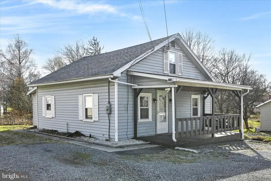 8 Spruce Ln, Lebanon, PA 17046 - Image #2