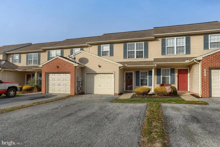 2005 Greystone Dr, Lebanon, PA 17042 - Image #2