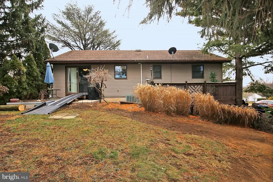 402 Birch Ln, Lebanon, PA 17046 - Image #3