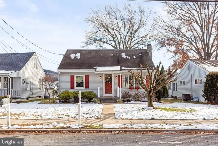 56 Memorial Blvd, Newmanstown, PA 17073 - Image #2