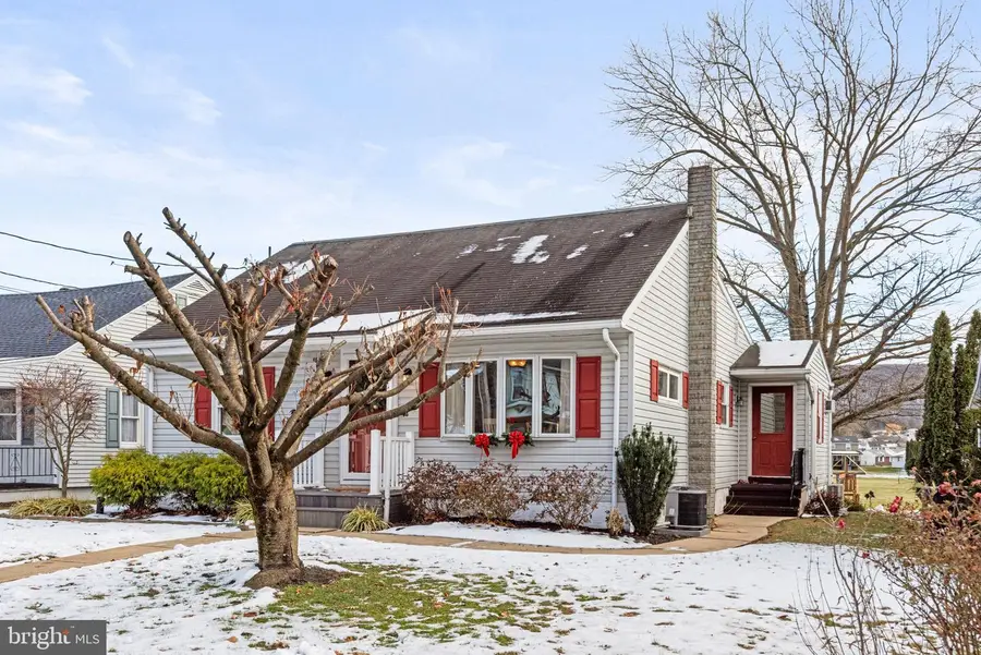 56 Memorial Blvd, Newmanstown, PA 17073 - Image #3