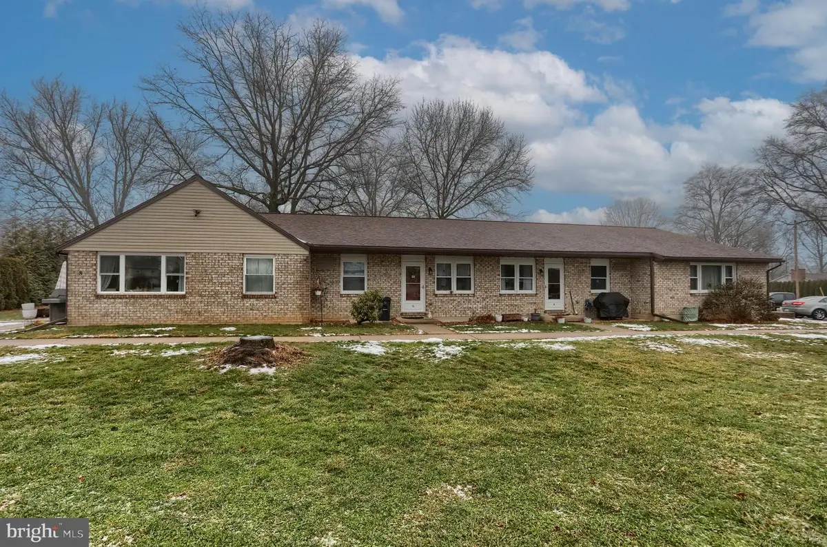 2 Werni Dr, Lebanon, PA 17042 - Image #1