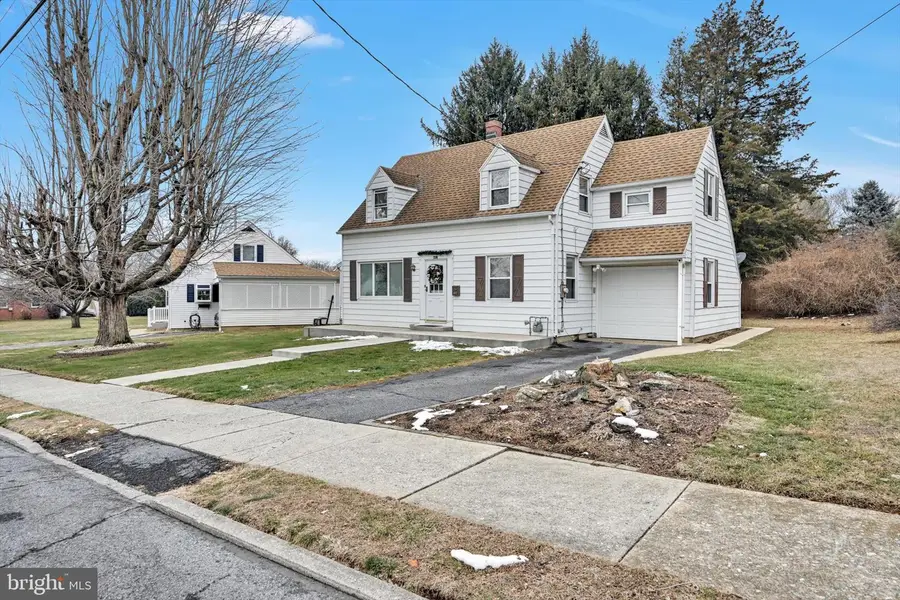 483 Beechwood Ave, Lebanon, PA 17042 - Image #2