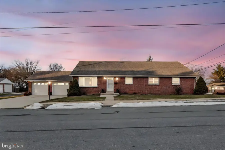 5 E Washington Ave, Myerstown, PA 17067 - Image #2