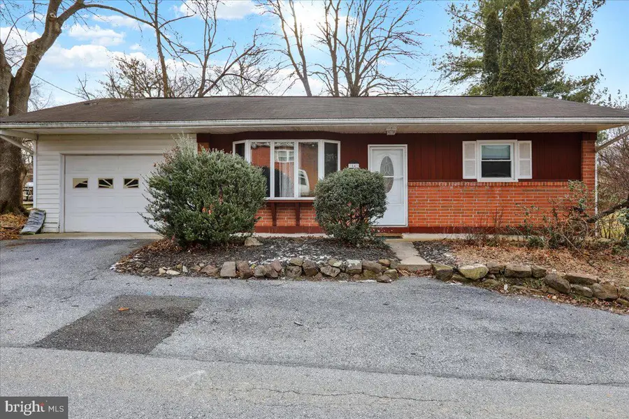 84 Quittapahilla Dr, Annville, PA 17003 - Image #2