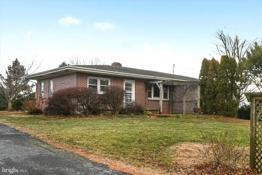 27 E Hill St, Jonestown, PA 17038 - #2