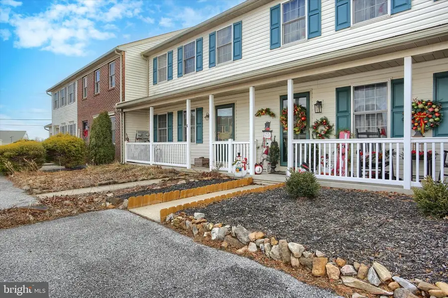 6 Claires Way, Fredericksburg, PA 17026 - Image #3