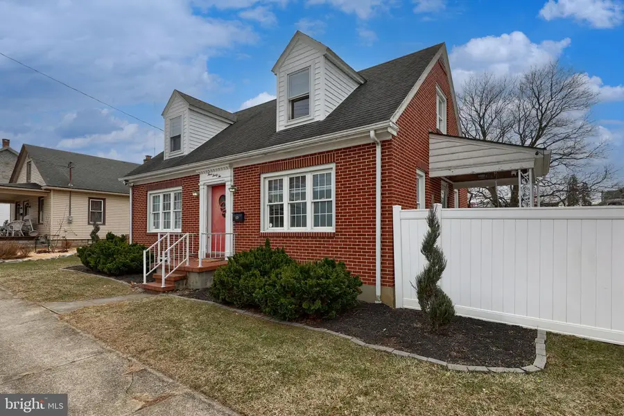 332 W Church St, Annville, PA 17003 - Image #2