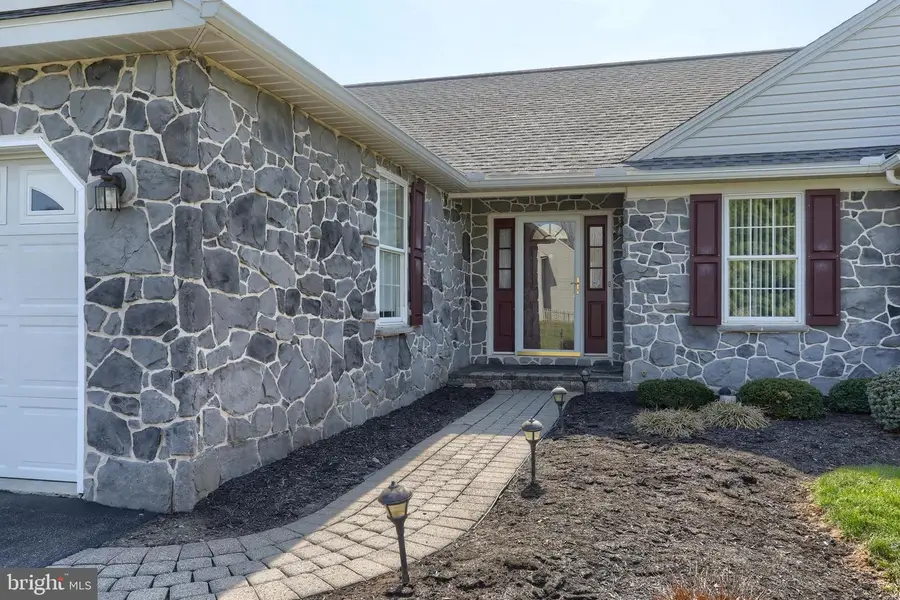 75 Oatfield Ln, Palmyra, PA 17078 - #3