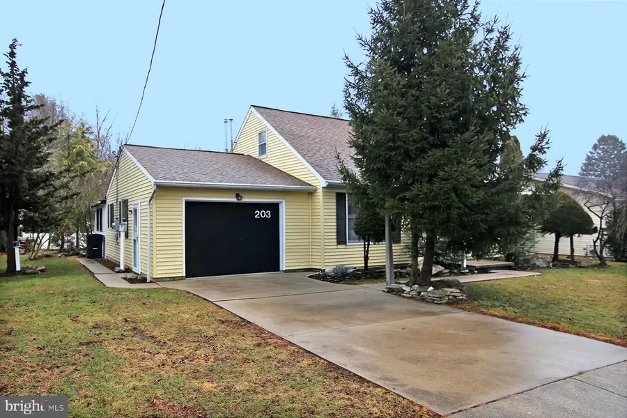 203 Elm St, Lebanon, PA 17042 - #2