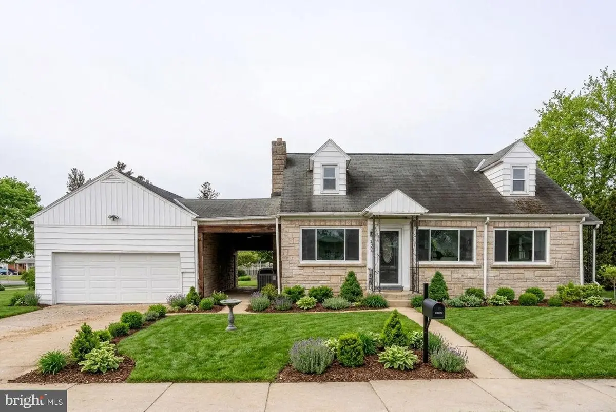 625 N Lincoln St, Palmyra, PA 17078 - #1