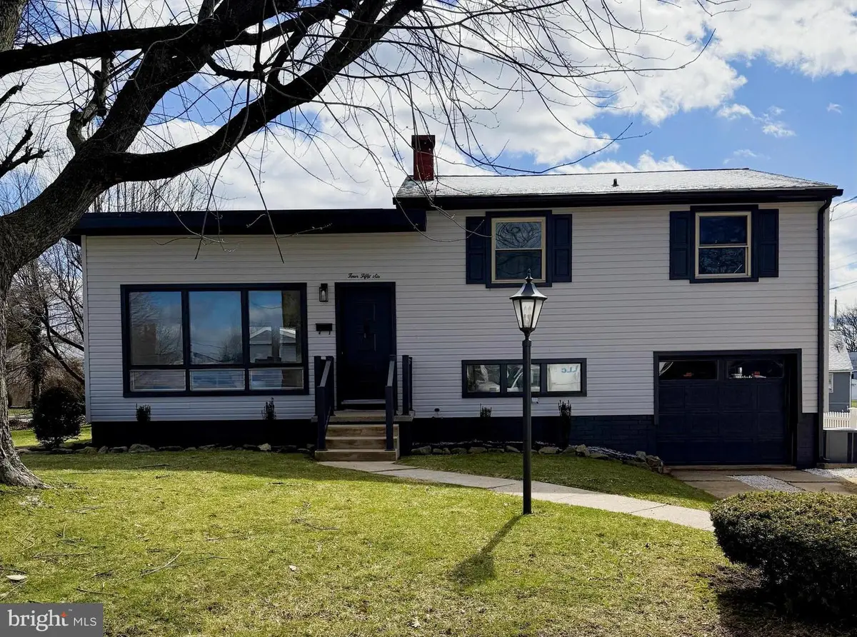 456 E Elm St, Lebanon, PA 17042 - #1