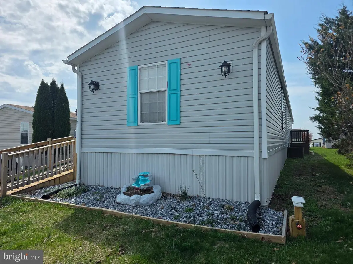 4 Pine St, Fredericksburg, PA 17026 - #1