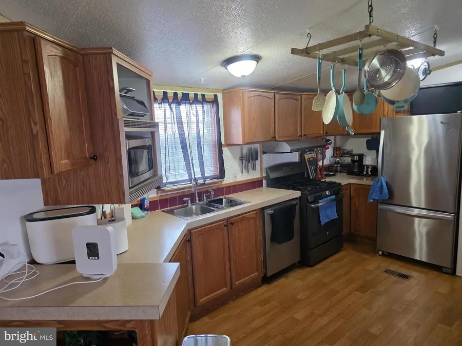 4 Pine St, Fredericksburg, PA 17026 - #2