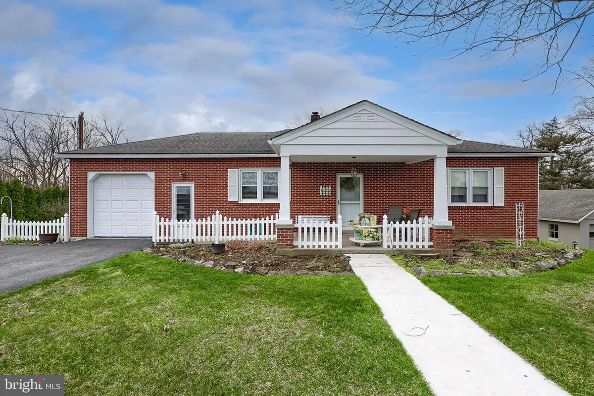 3020 Tunnel Hill Rd, Lebanon, PA 17046 - #1