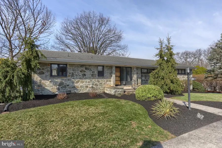 129 S Center St, Cleona, PA 17042 - #2