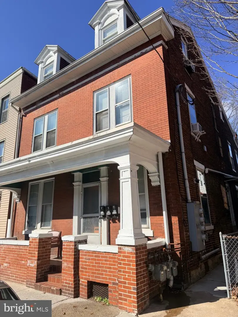 525 N 8th St, Lebanon, PA 17046 - #1