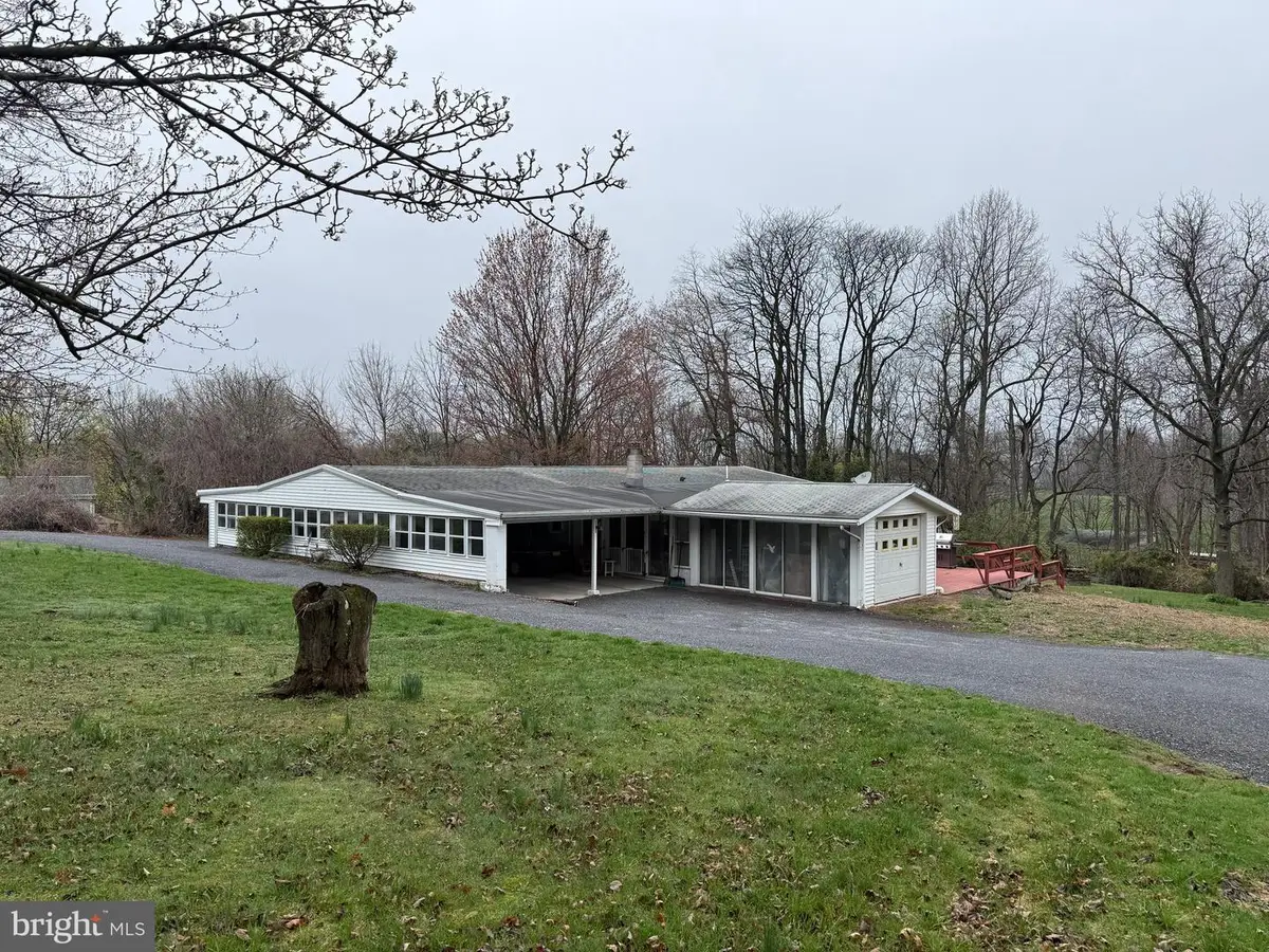 21 Crest Ln, Palmyra, PA 17078 - #1