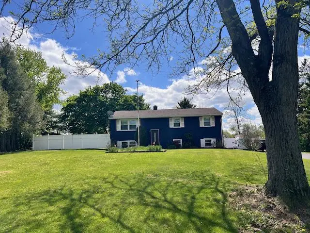 16 Pine Ave, Fredericksburg, PA 17026 - #2