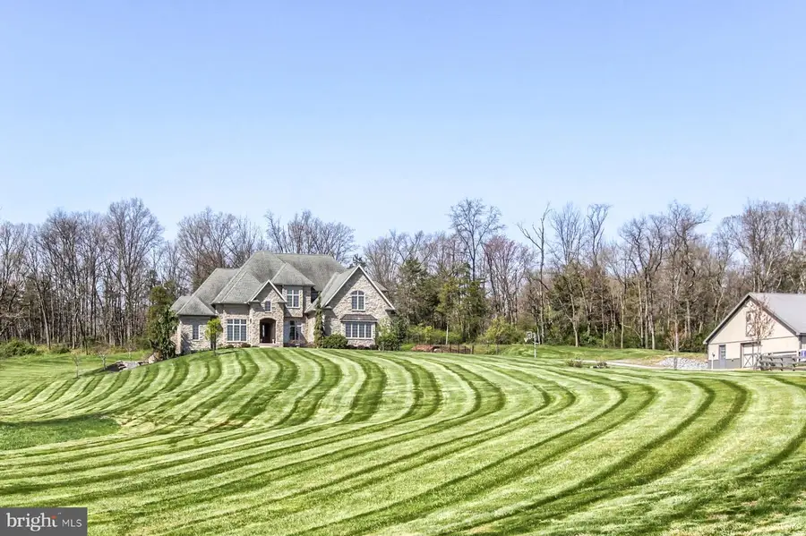 5683 Gingrich Rd, Hershey, PA 17033 - #2