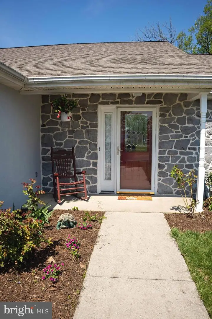 613 Blueberry Ln, Lebanon, PA 17046 - #2