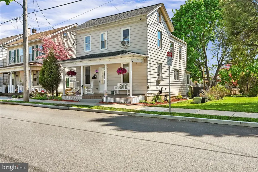 524 S Railroad St, Myerstown, PA 17067 - #2