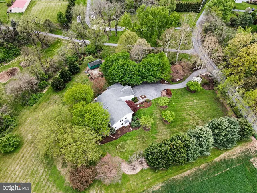 212 Sheep Hill Rd, Schaefferstown, PA 17088 - #2