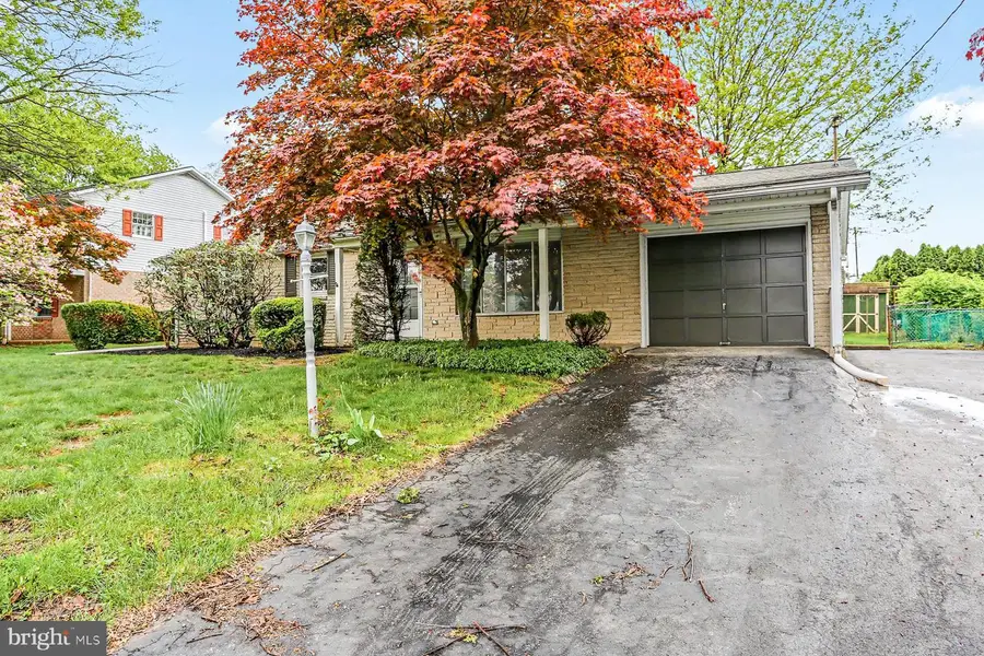 802 Willow Ln, Lebanon, PA 17046 - #2