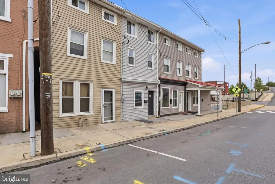 141 N 9th St, Lebanon, PA 17046 - #2