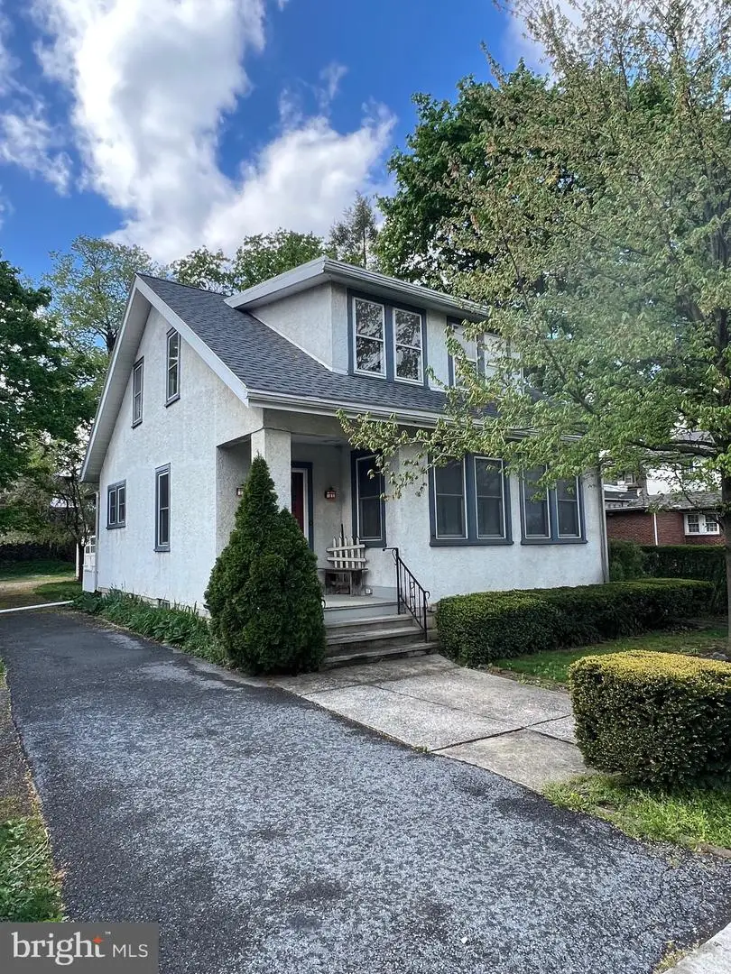 194 Walnut St, Lebanon, PA 17042 - #1