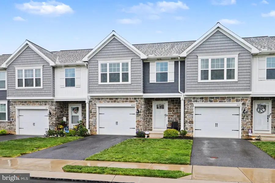 425 Mayapple Dr, Annville, PA 17003 - #3