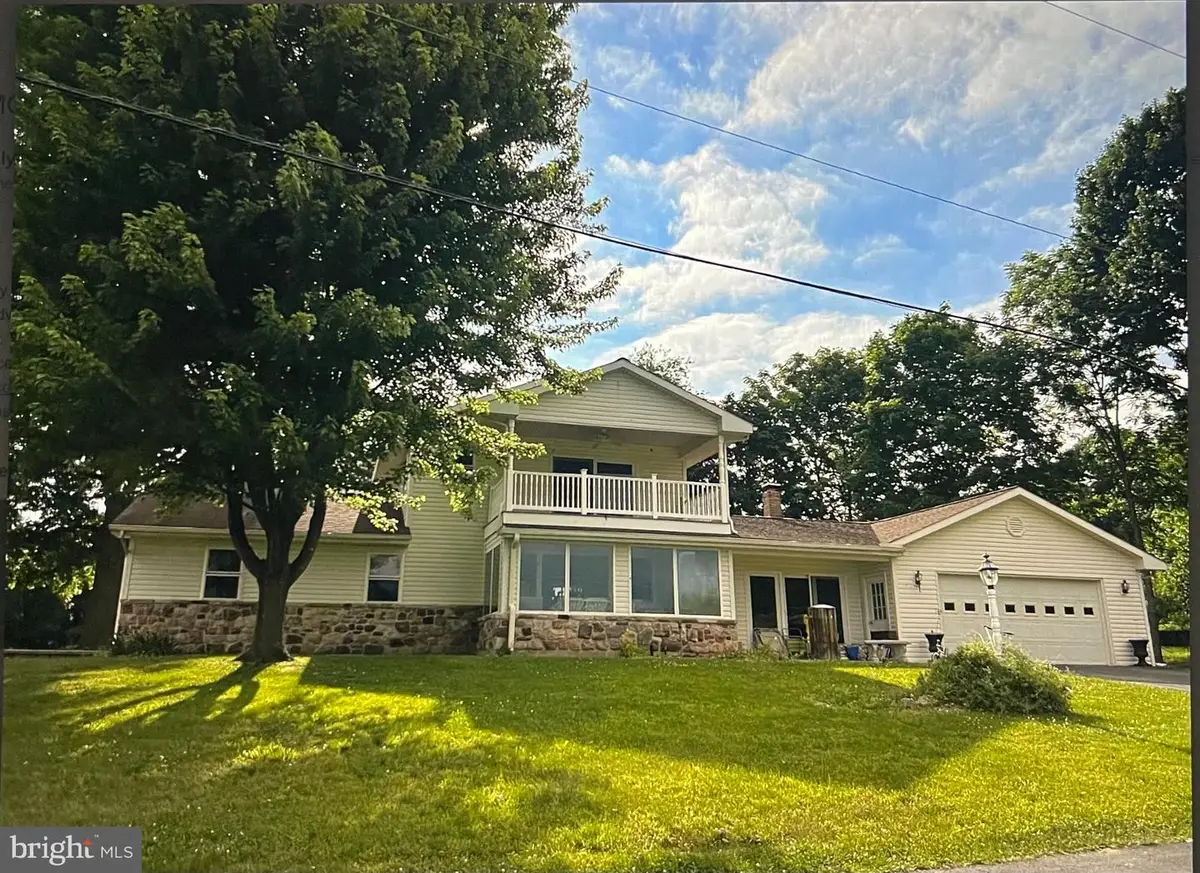 142 Eisenhower Rd, Palmyra, PA 17078 - #1