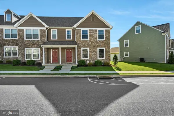 721 Farmwood Ln, LEBANON, PA 17042