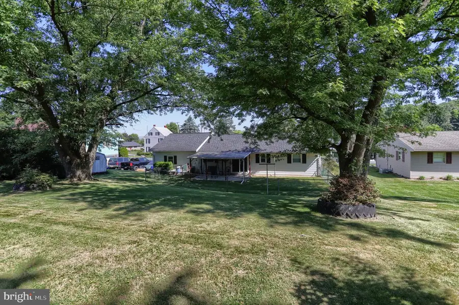 1154 Kochenderfer Rd, Lebanon, PA 17046 - #2