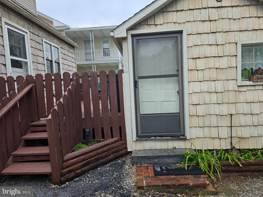 130 N Railroad St, Annville, PA 17003 - #3