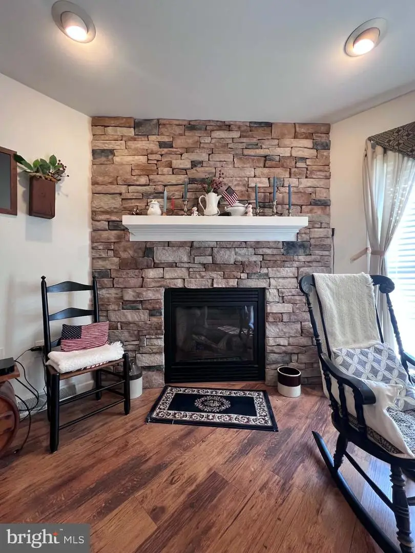 8 Madeleine Dr, Myerstown, PA 17067 - #3